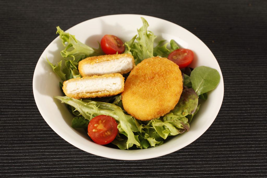 Breaded goat cheese medallion - A snacking must have - Be Snacking - Volatys